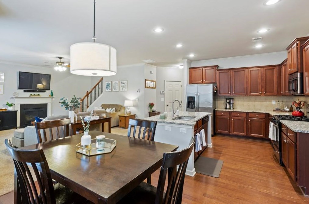 5015 Groover Dr, Smyrna GA  30080-7221 exterior