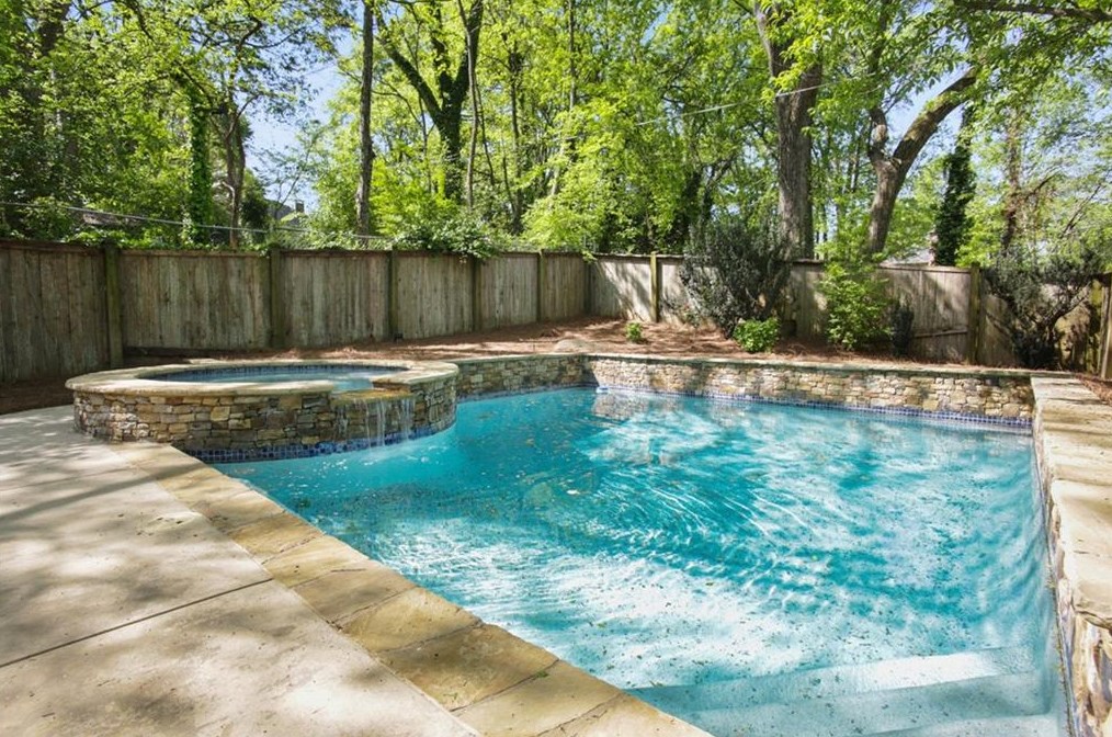 1972 Whittier Ave, Atlanta GA  30318-1049 exterior