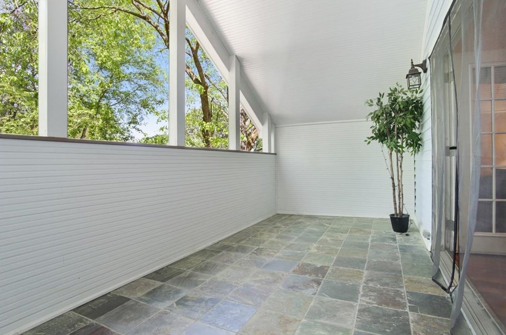 1972 Whittier Ave, Atlanta GA  30318-1049 exterior