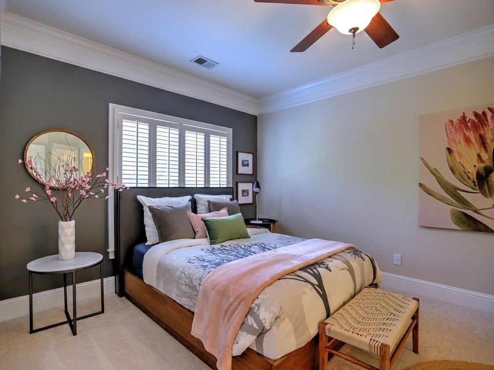 3163 Windsor Lake Dr, Atlanta GA  30319-2374 exterior