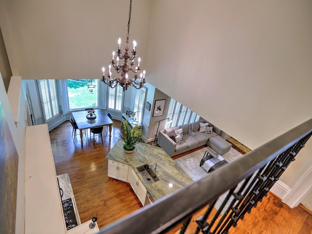 3163 Windsor Lake Dr, Atlanta GA  30319-2374 exterior