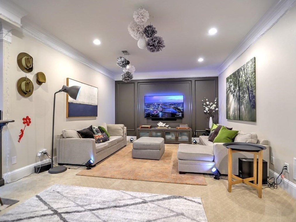 3163 Windsor Lake Dr, Atlanta GA  30319-2374 exterior
