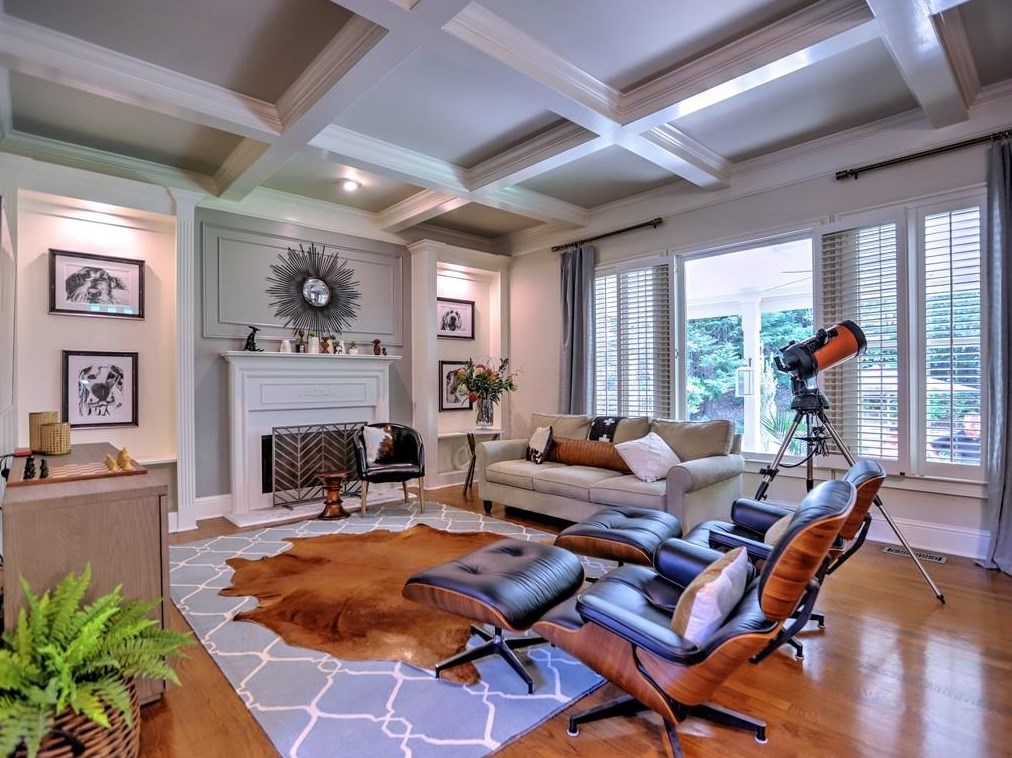3163 Windsor Lake Dr, Atlanta GA  30319-2374 exterior