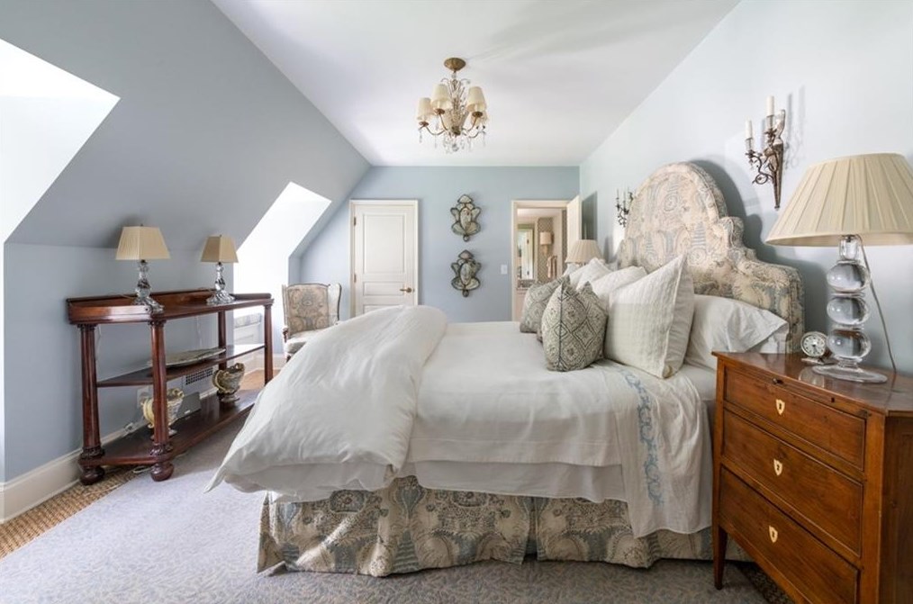 2841 Vernon Rd, Atlanta GA  30305-2934 exterior