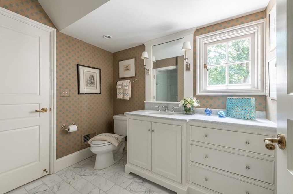 2841 Vernon Rd, Atlanta GA  30305-2934 exterior