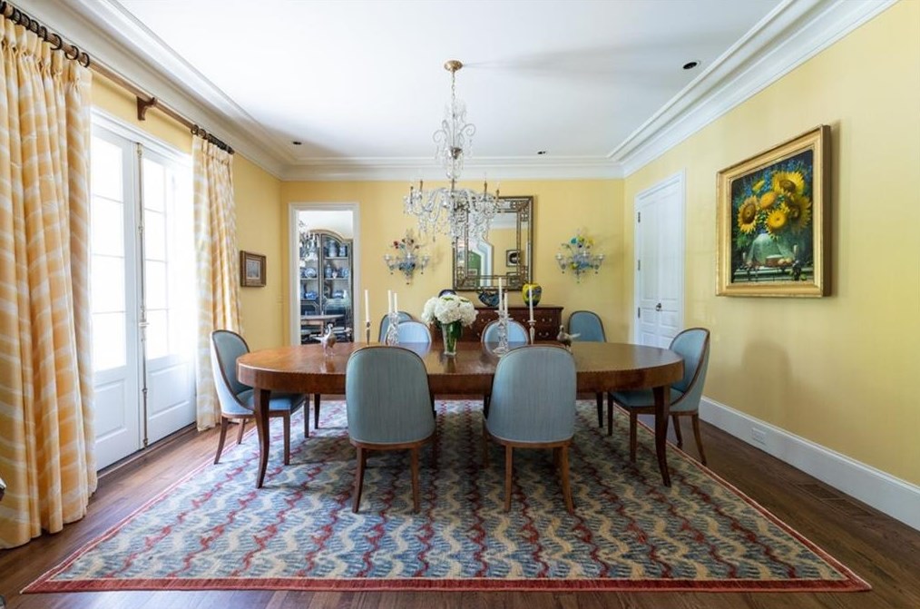 2841 Vernon Rd, Atlanta GA  30305-2934 exterior