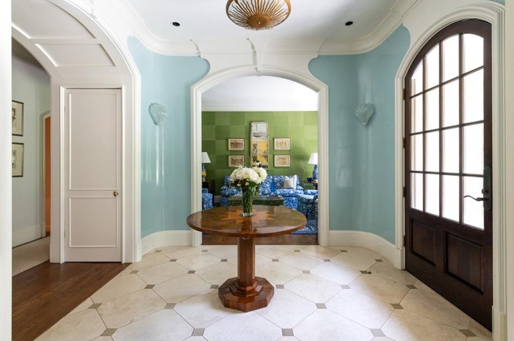 2841 Vernon Rd, Atlanta GA  30305-2934 exterior