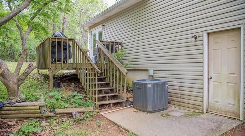 122 Hickory Ln, Dallas GA  30132-1383 exterior