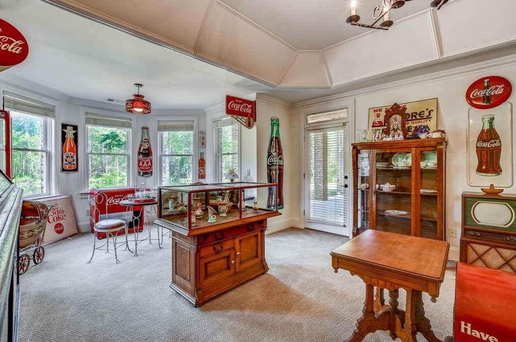 908 Carriage Path, Smyrna GA  30082-4761 exterior