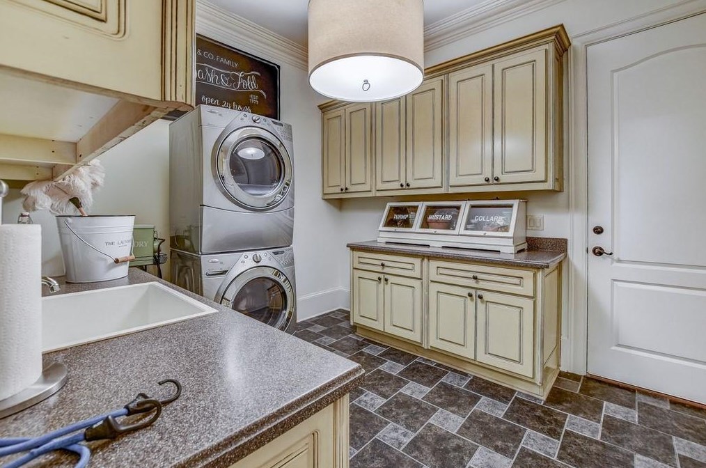 908 Carriage Path, Smyrna GA  30082-4761 exterior