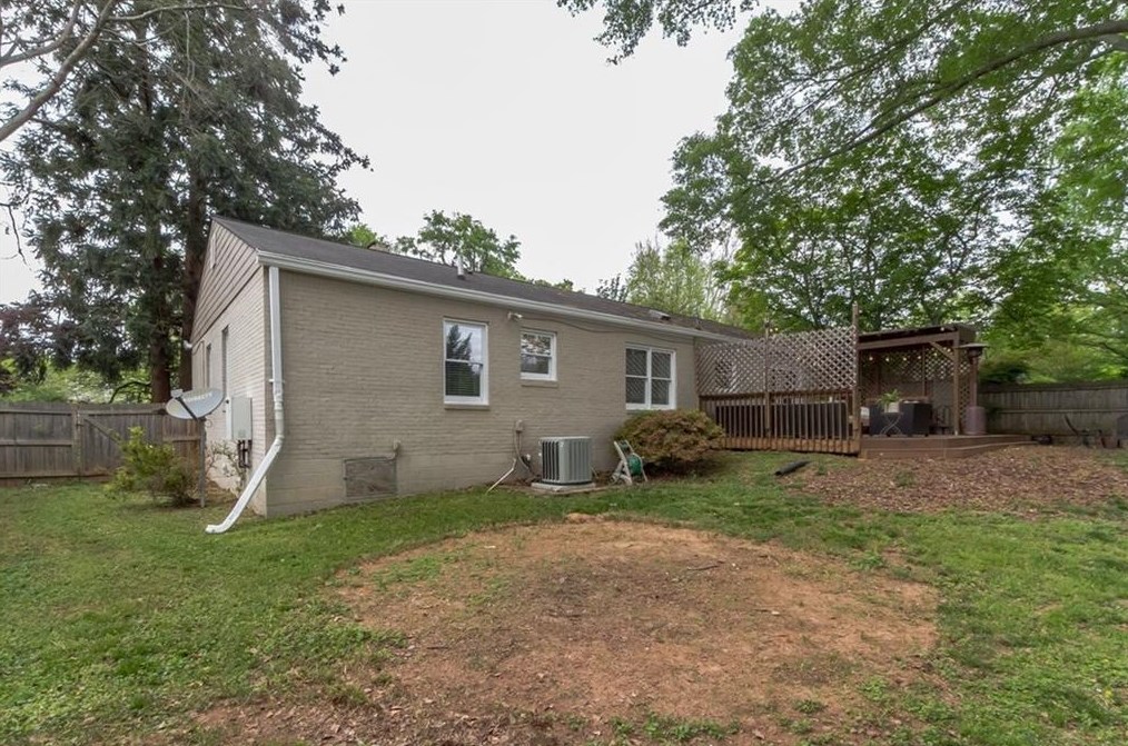 2331 Sanford Rd, Decatur GA  30033-5511 exterior