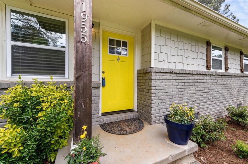 1955 Glenmar Dr, Decatur GA  30032-5147 exterior