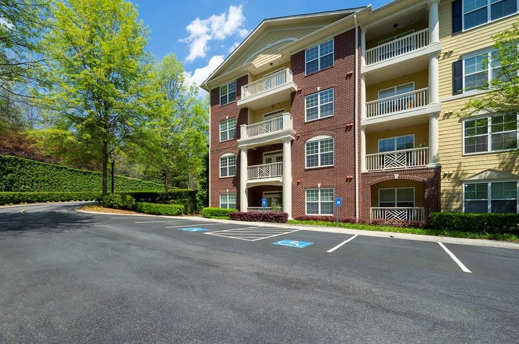 3150 Woodwalk Dr, Atlanta GA  30339-8481 exterior