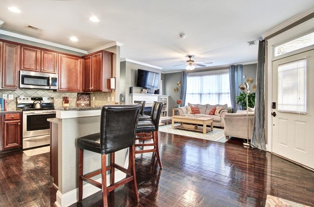 225 Washington Manor Dr, Atlanta GA  30314-2864 exterior