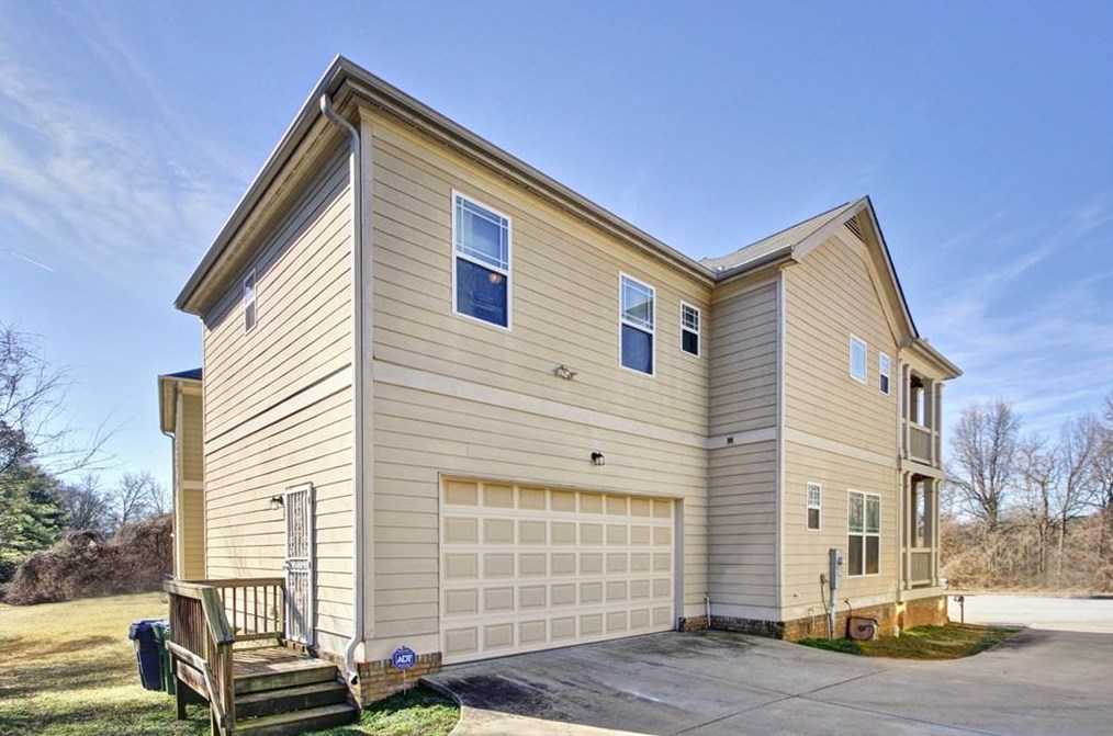 225 Washington Manor Dr, Atlanta GA  30314-2864 exterior