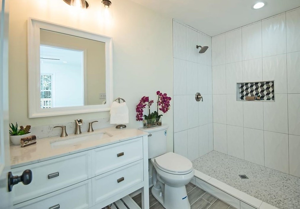 3145 Pinehill Dr, Decatur GA  30032-2801 exterior