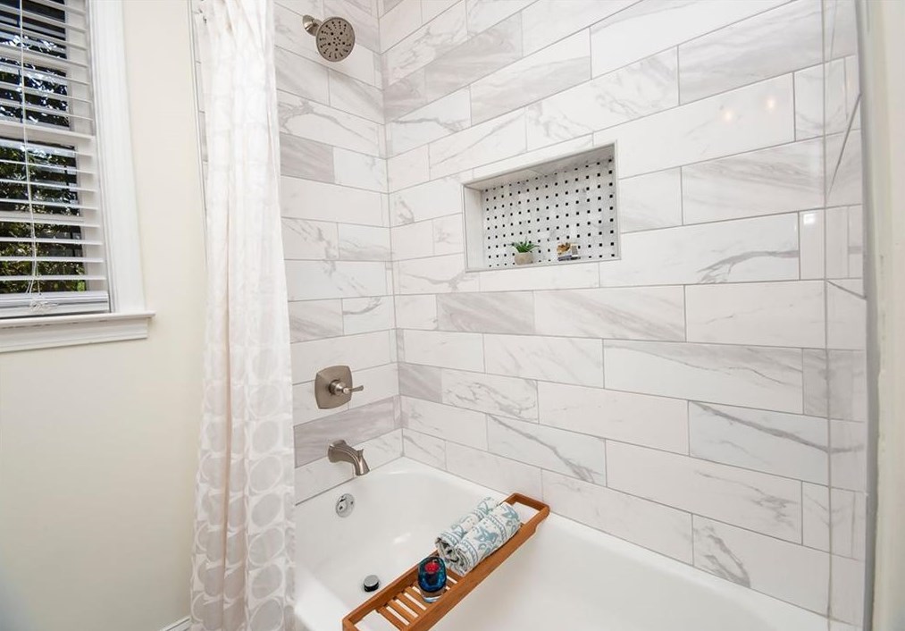 3145 Pinehill Dr, Decatur GA  30032-2801 exterior