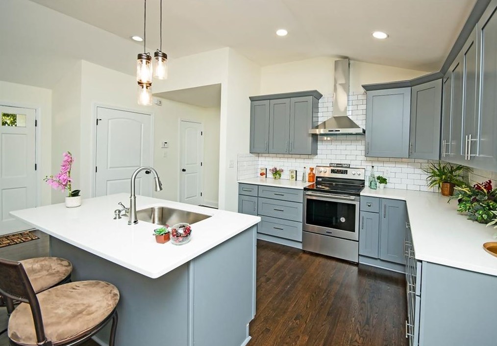 3145 Pinehill Dr, Decatur GA  30032-2801 exterior