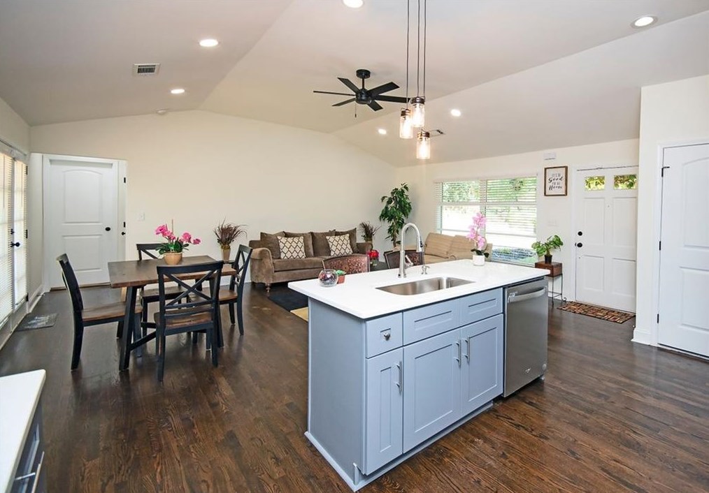 3145 Pinehill Dr, Decatur GA  30032-2801 exterior