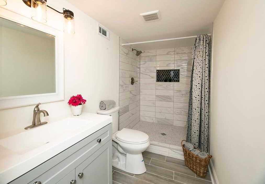 3145 Pinehill Dr, Decatur GA  30032-2801 exterior