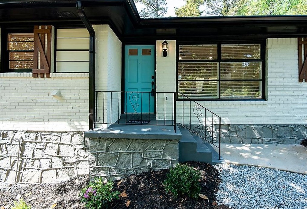 3145 Pinehill Dr, Decatur GA  30032-2801 exterior