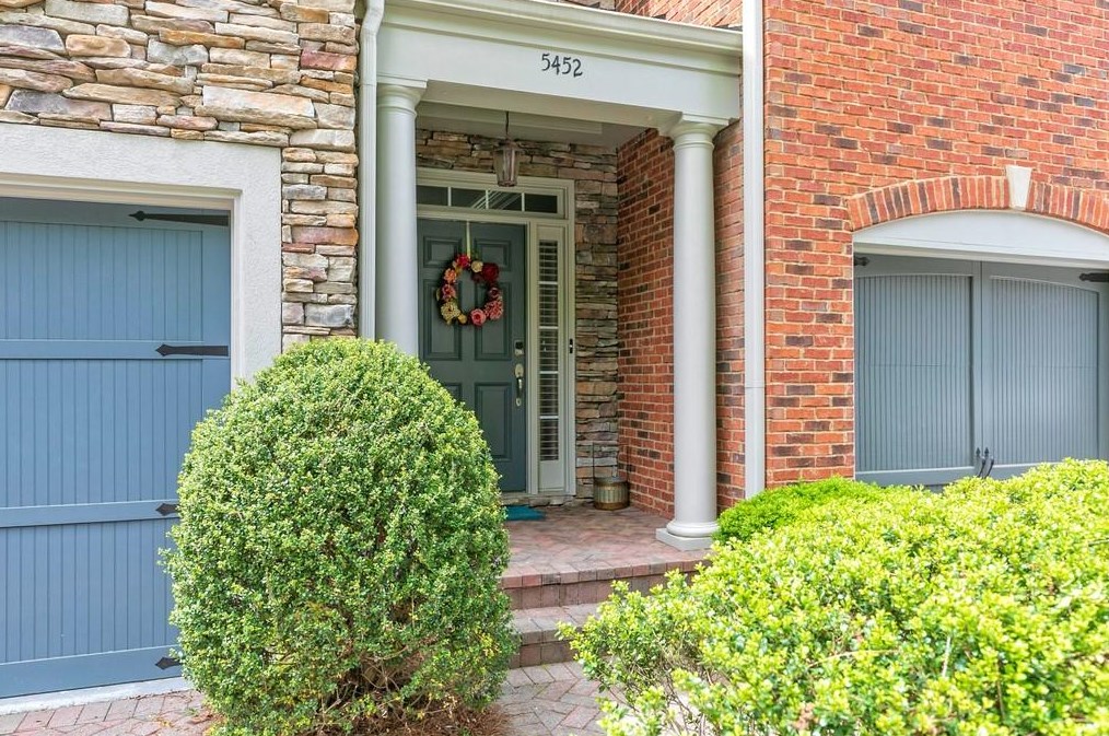 5452 Wentworth St, Atlanta GA  30342-1987 exterior