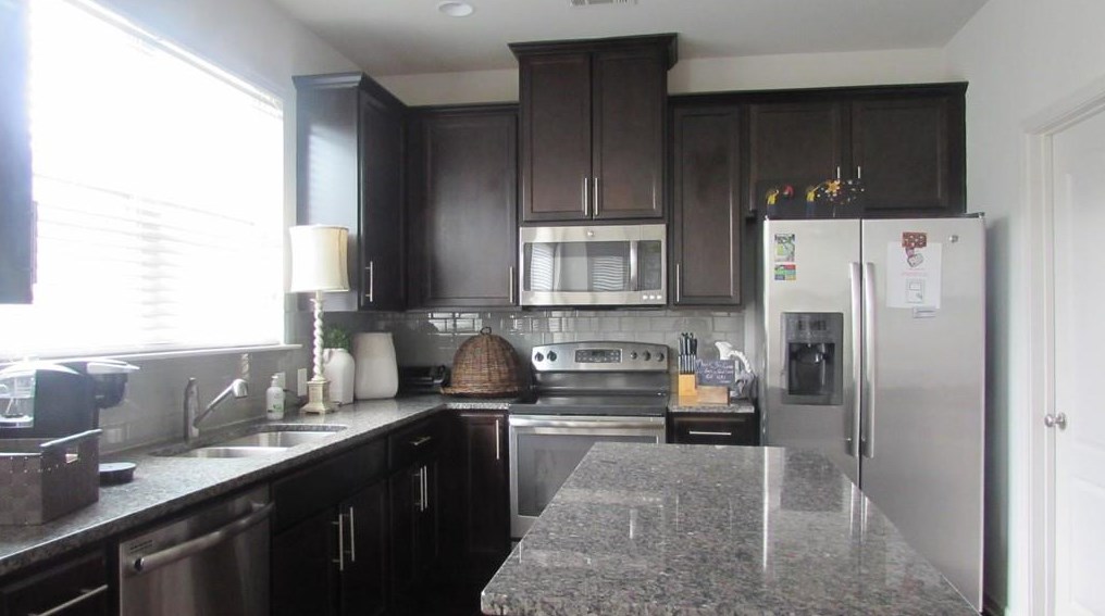 3973 Princeton Lakes Way, Atlanta GA  30331-5595 exterior