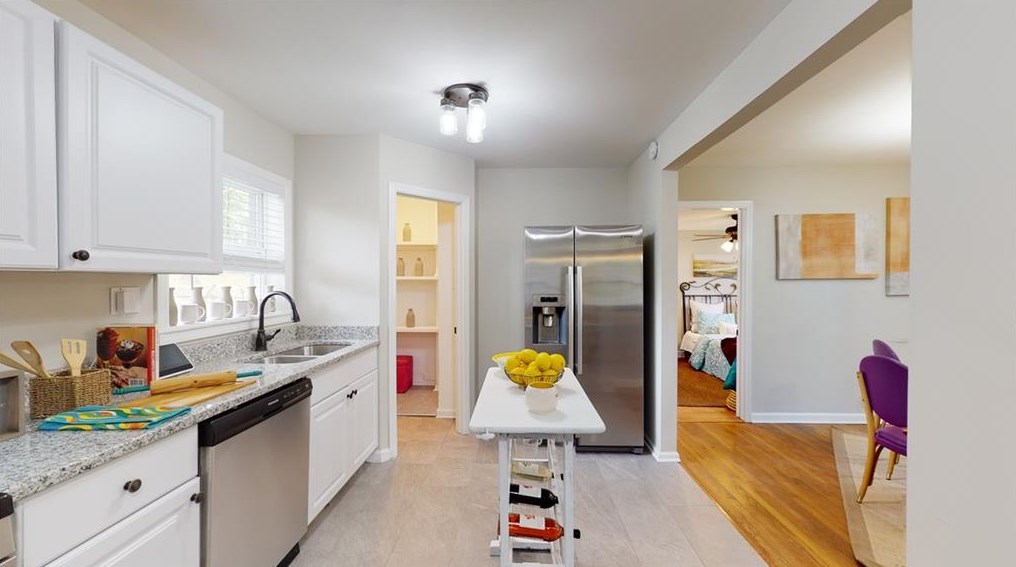 1530 Woodland Cir, Atlanta GA  30316-3160 exterior