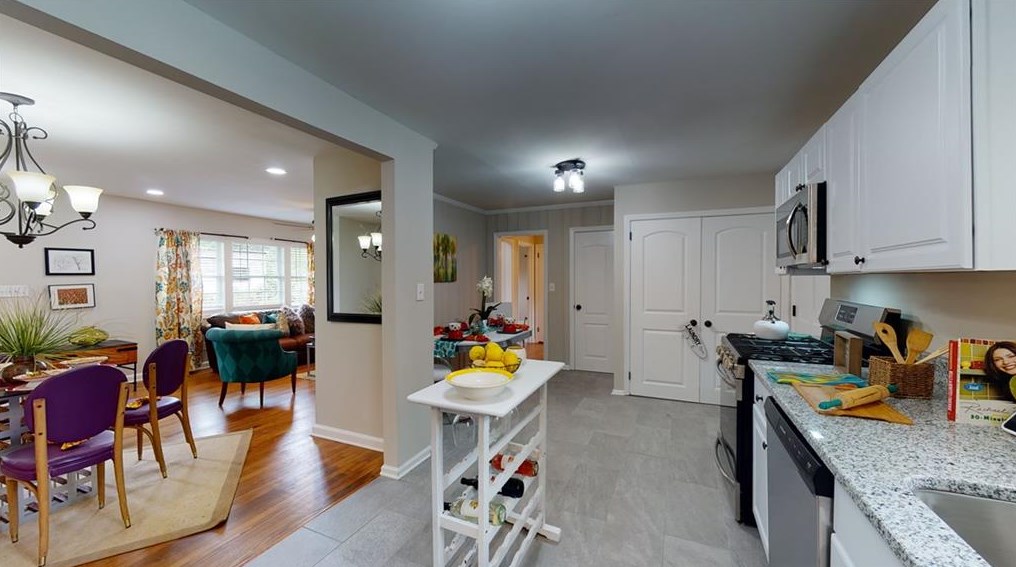 1530 Woodland Cir, Atlanta GA  30316-3160 exterior