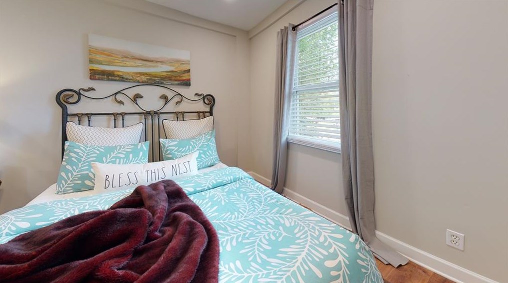 1530 Woodland Cir, Atlanta GA  30316-3160 exterior