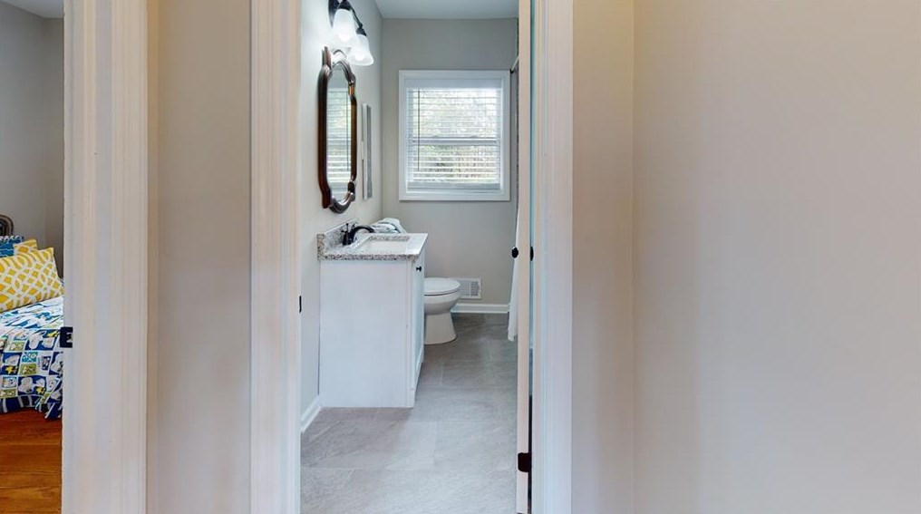 1530 Woodland Cir, Atlanta GA  30316-3160 exterior