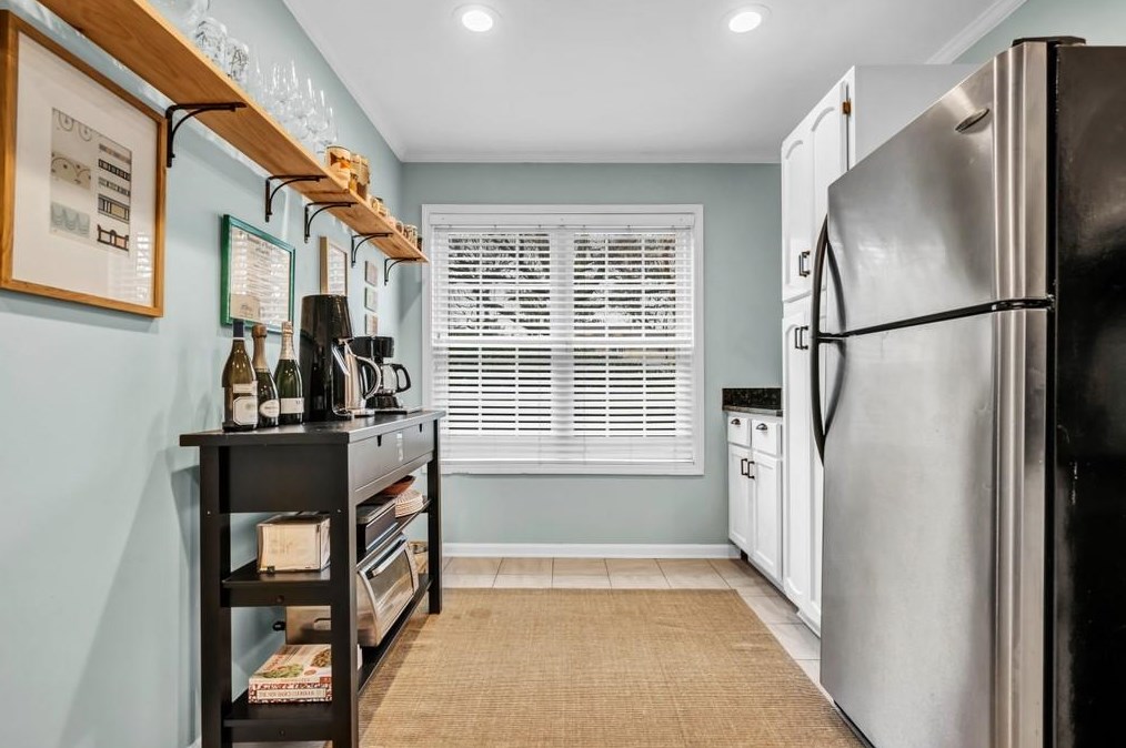 1230 Weatherstone Dr, Atlanta GA  30324-4644 exterior
