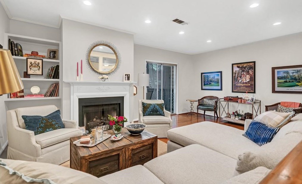 1230 Weatherstone Dr, Atlanta GA  30324-4644 exterior