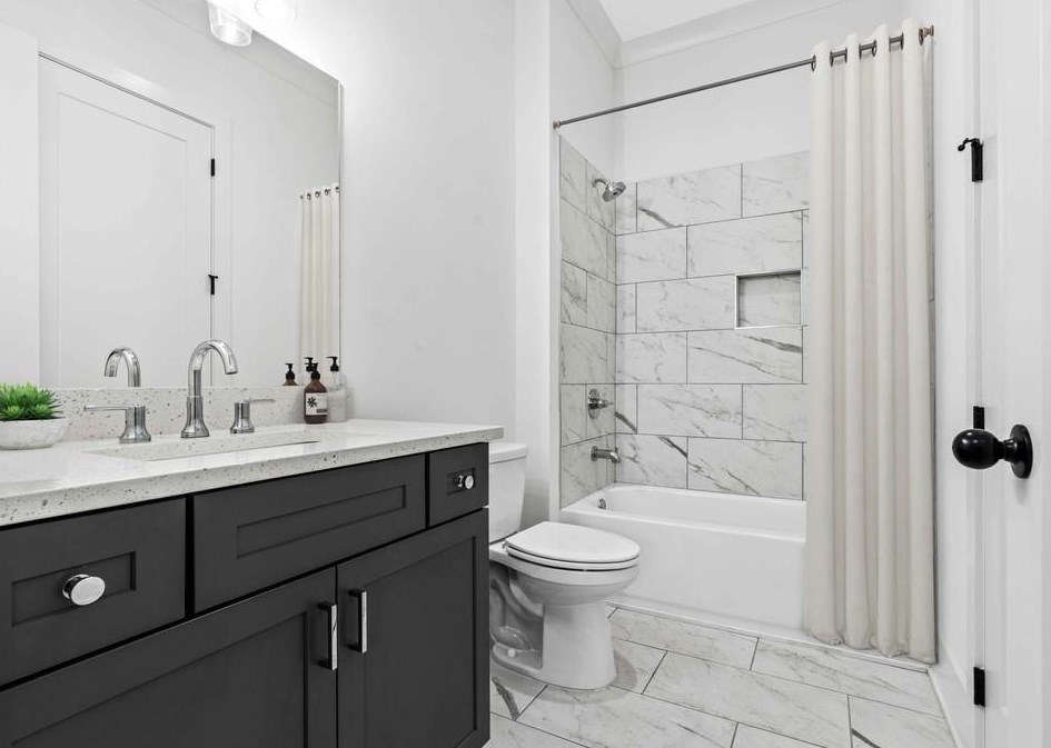 121 Mead Rd, Decatur GA  30030-3621 exterior