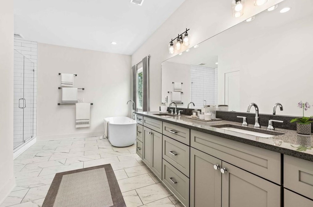 121 Mead Rd, Decatur GA  30030-3621 exterior