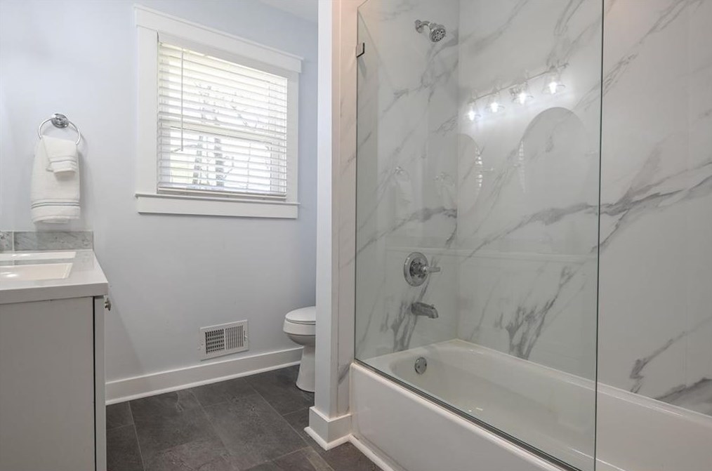 4308 Lake Laurel Dr, Smyrna GA  30082-4311 exterior