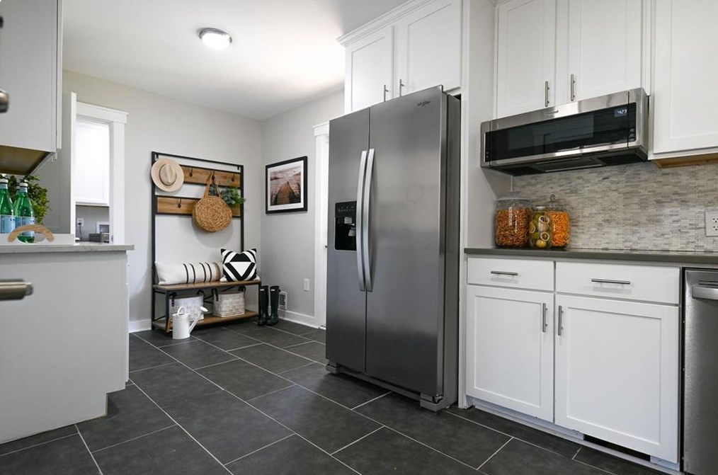 4308 Lake Laurel Dr, Smyrna GA  30082-4311 exterior