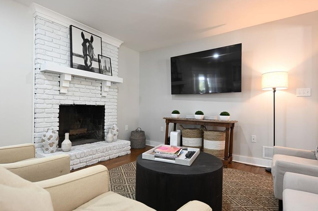 4308 Lake Laurel Dr, Smyrna GA  30082-4311 exterior