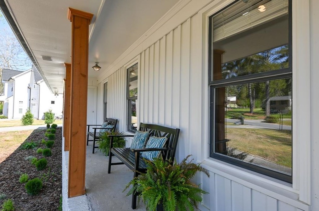 4308 Lake Laurel Dr, Smyrna GA  30082-4311 exterior