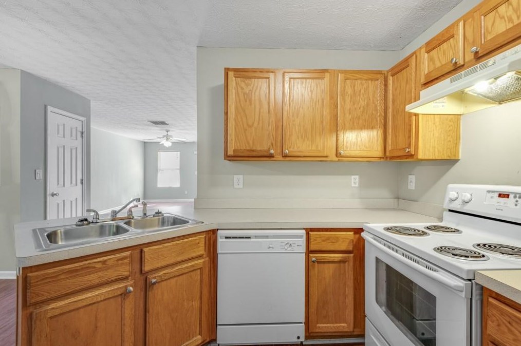 1535 Eastern Sunrise Ln, Decatur GA  30034-1690 exterior