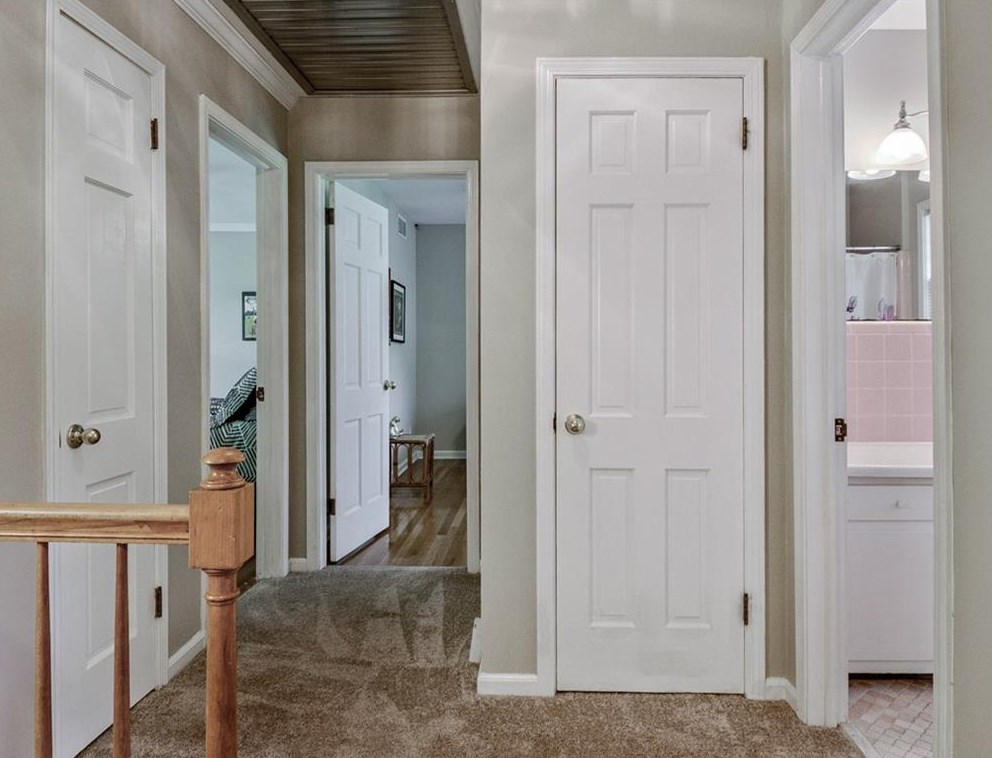 1403 Country Squire Dr, Decatur GA  30033-2436 exterior