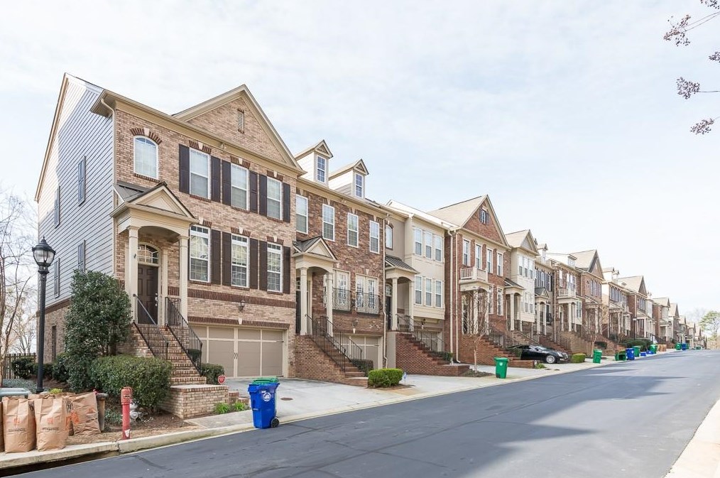 1925 Ridgemont Ln, Decatur GA  30033-4068 exterior