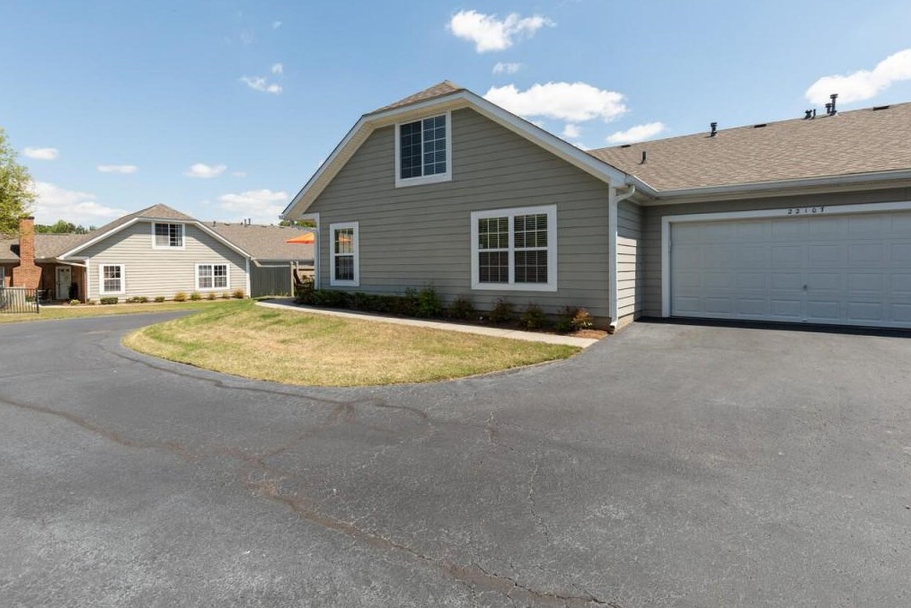 22107 Harvest Rdg Ln, Alpharetta GA 30022-8656 exterior