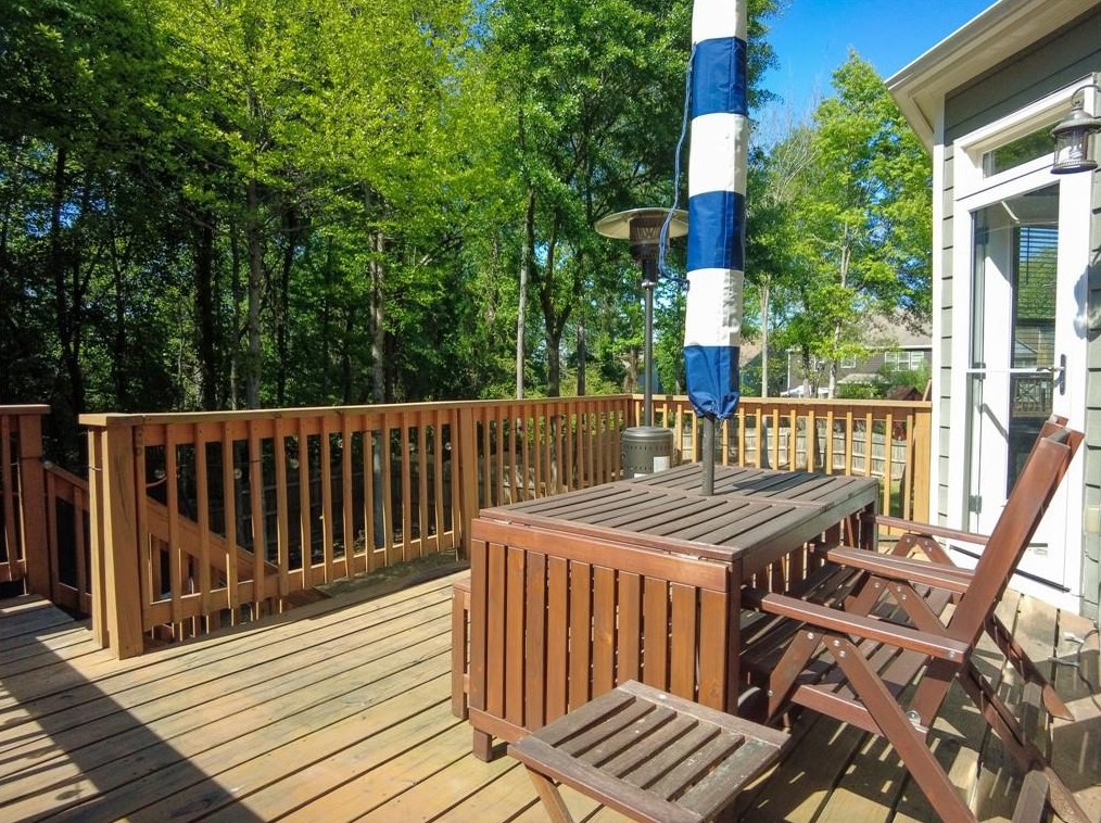 2068 Hatteras Way, Atlanta GA  30318-1083 exterior