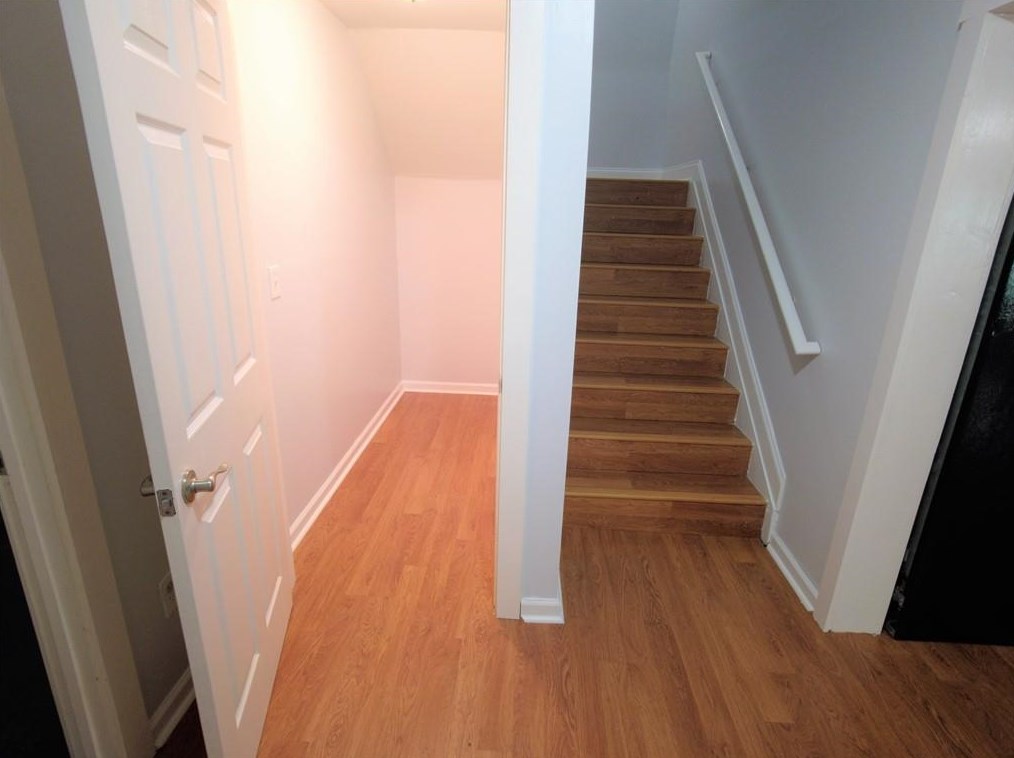 2068 Hatteras Way, Atlanta GA  30318-1083 exterior