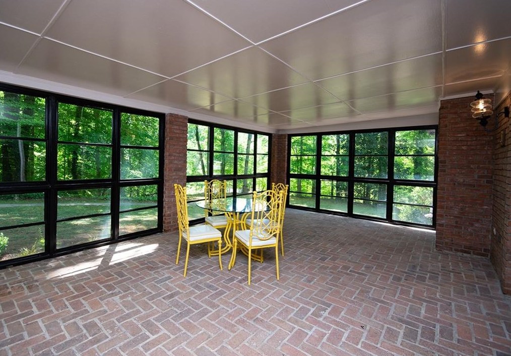 4570 Orkney Ln, Atlanta GA  30331-7438 exterior