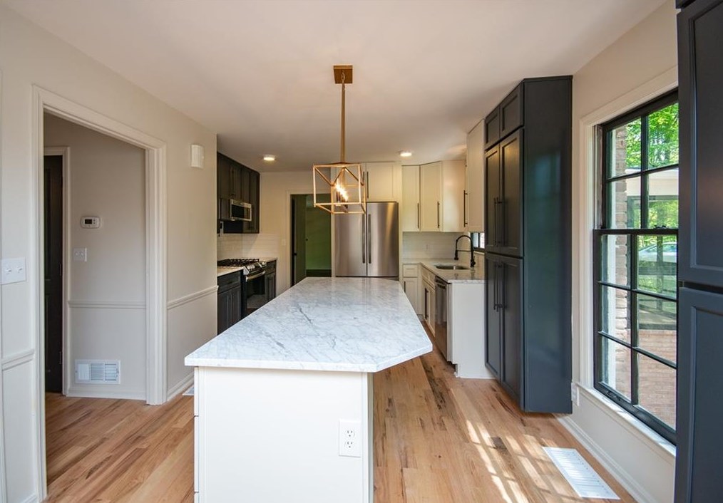 4570 Orkney Ln, Atlanta GA  30331-7438 exterior