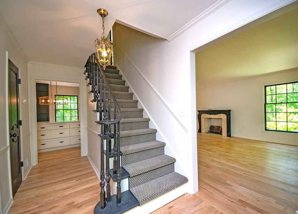 4570 Orkney Ln, Atlanta GA  30331-7438 exterior