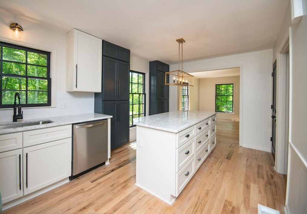 4570 Orkney Ln, Atlanta GA  30331-7438 exterior