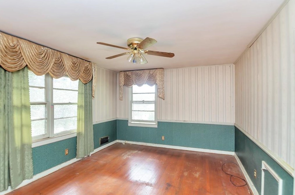 896 Woodmere Dr, Atlanta GA  30318-6002 exterior